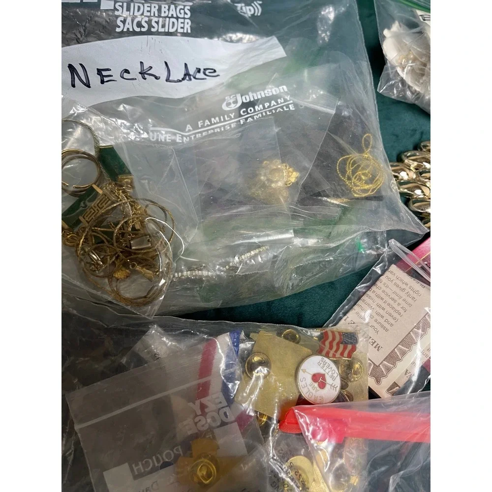 Vintage Mixed Estate Jewelry Lot 6.7lbs Necklaces Earrings Pins Bracelets Bulk - Picture 2 of 8